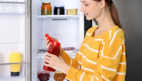 Ketchup contro ruggine e incrostazioni, il trucco che non conosci per una cucina splendente