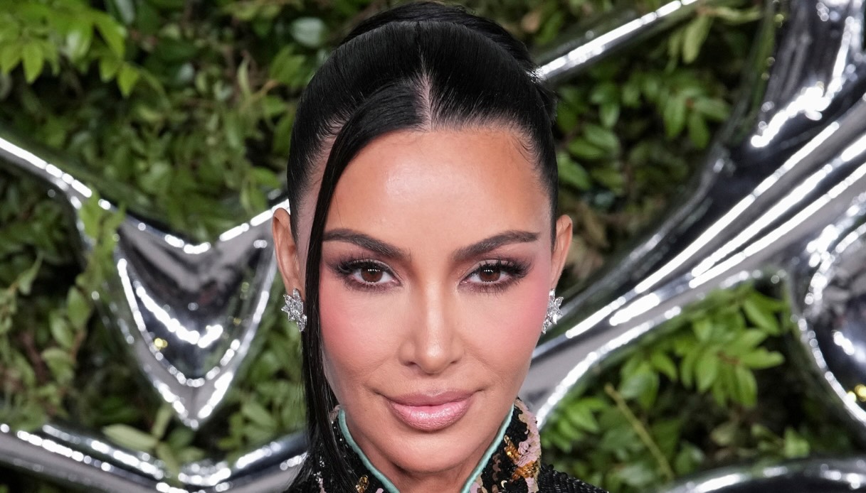 kim kardashian non sar224 pi249 la stessa law roach entra nel suo guardaroba da Dilei.it kim kardashian non sar224 pi249 la stessa law roach entra nel suo guardaroba