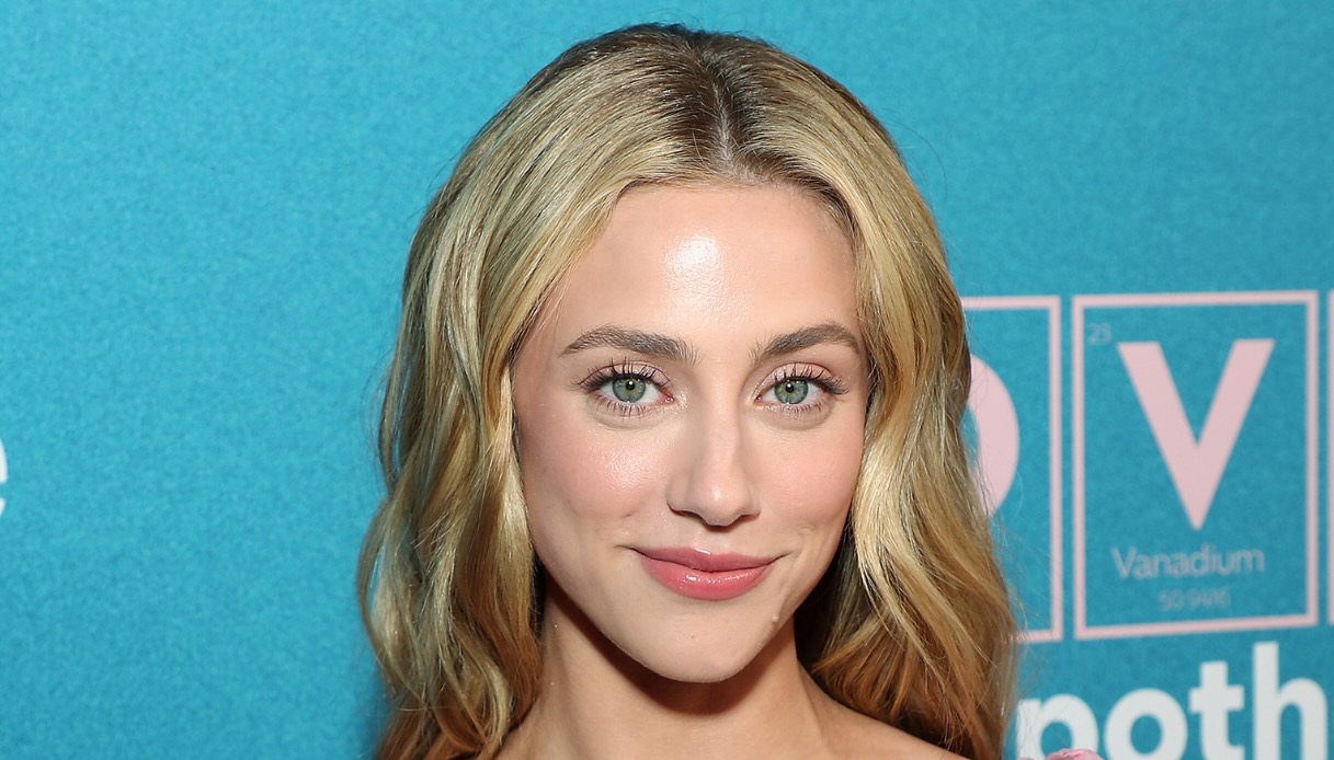 lili reinhart riscopre il vintage sul red carpet non indovinerete mai di che anno 232 l8217abito da Dilei.it lili reinhart riscopre il vintage sul red carpet non indovinerete mai di che anno 232 l8217abito