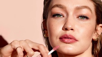 Se questo gloss di Maybelline ha più di 22mila recensioni è perché è davvero perfetto, io l’ho provato