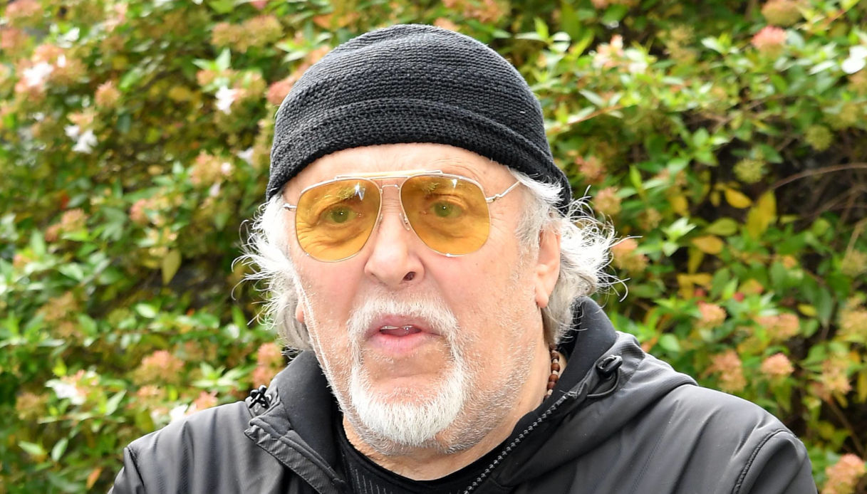 maurizio mattioli sparito dai social l8217annuncio dal letto d8217ospedale perch233 non mi vedete pi249 da Dilei.it maurizio mattioli sparito dai social l8217annuncio dal letto d8217ospedale perch233 non mi vedete pi249