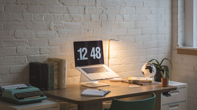 Creare in casa una micro-architettura della concentrazione, tra ergonomia, ordine e luce