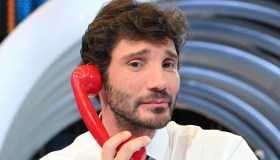 Affari Tuoi, Stefano De Martino: “Non abbiamo corso il rischio”. Persi 300mila euro