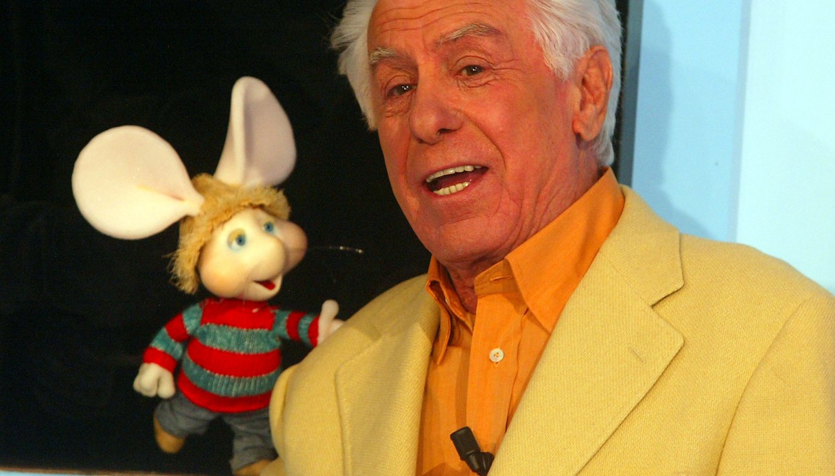 chi 232 leo valli attuale voce di topo gigio ed erede di peppino mazzullo da Dilei.it chi 232 leo valli attuale voce di topo gigio ed erede di peppino mazzullo