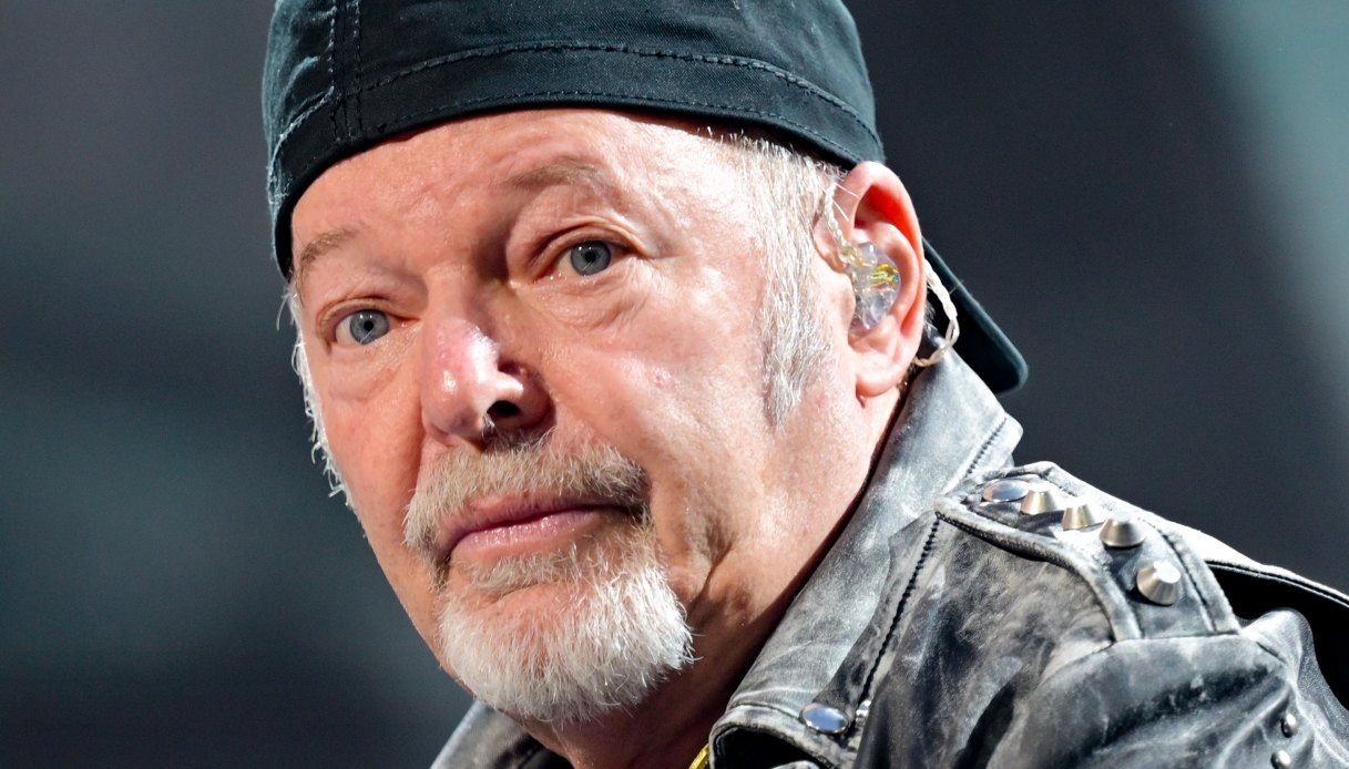 Vasco Rossi dopo l’intervento alla schiena: “Sono morto non so quante volte”