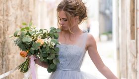 Non solo bianco: i colori da sposa che stanno sostituendo il classico avorio