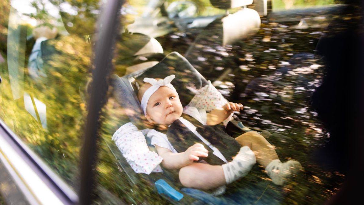 Gita fuori porta con neonati: gli accessori indispensabili per viaggiare con la famiglia