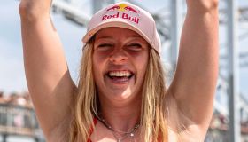 La prima donna a tuffarsi da un iceberg è partita da Polignano a Mare, la storia di Molly Carlson