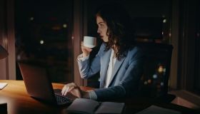 Insonnia, calcolata l’ora esatta in cui prendere l’ultimo caffè per evitarla