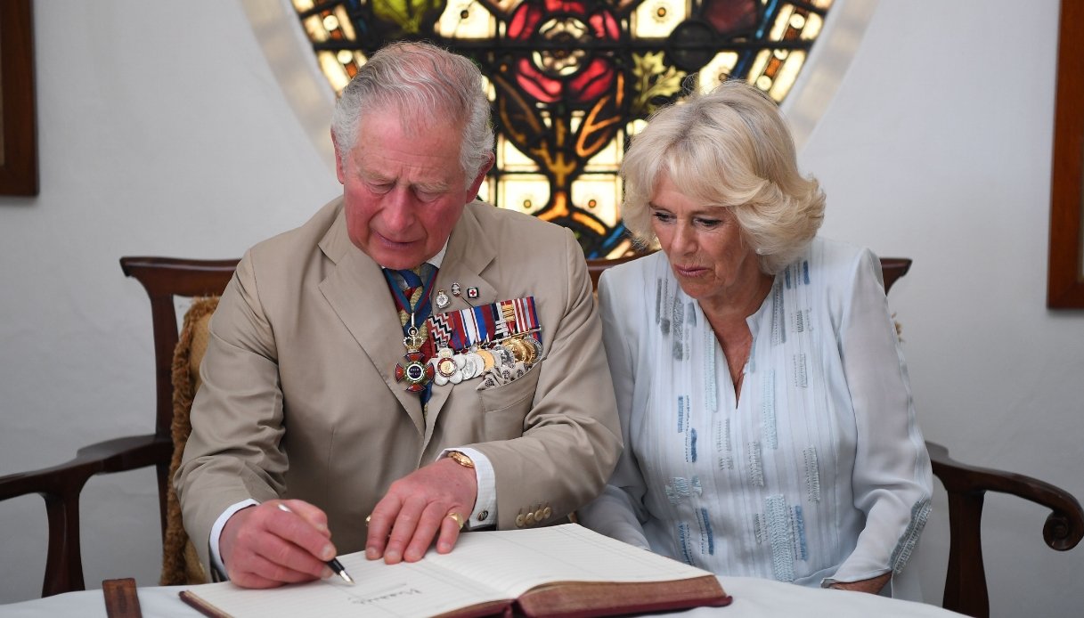 Carlo e Camilla alle Barbados nel 2019