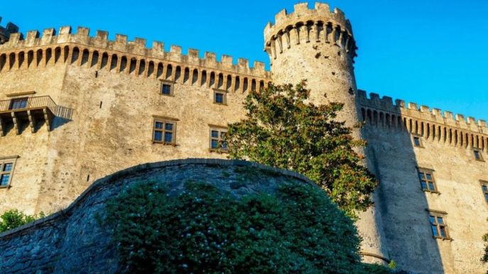 Nella Camera Rossa del Castello Orsini-Odescalchi di Bracciano dove si aggira il fantasma di Isabella de’  Medici