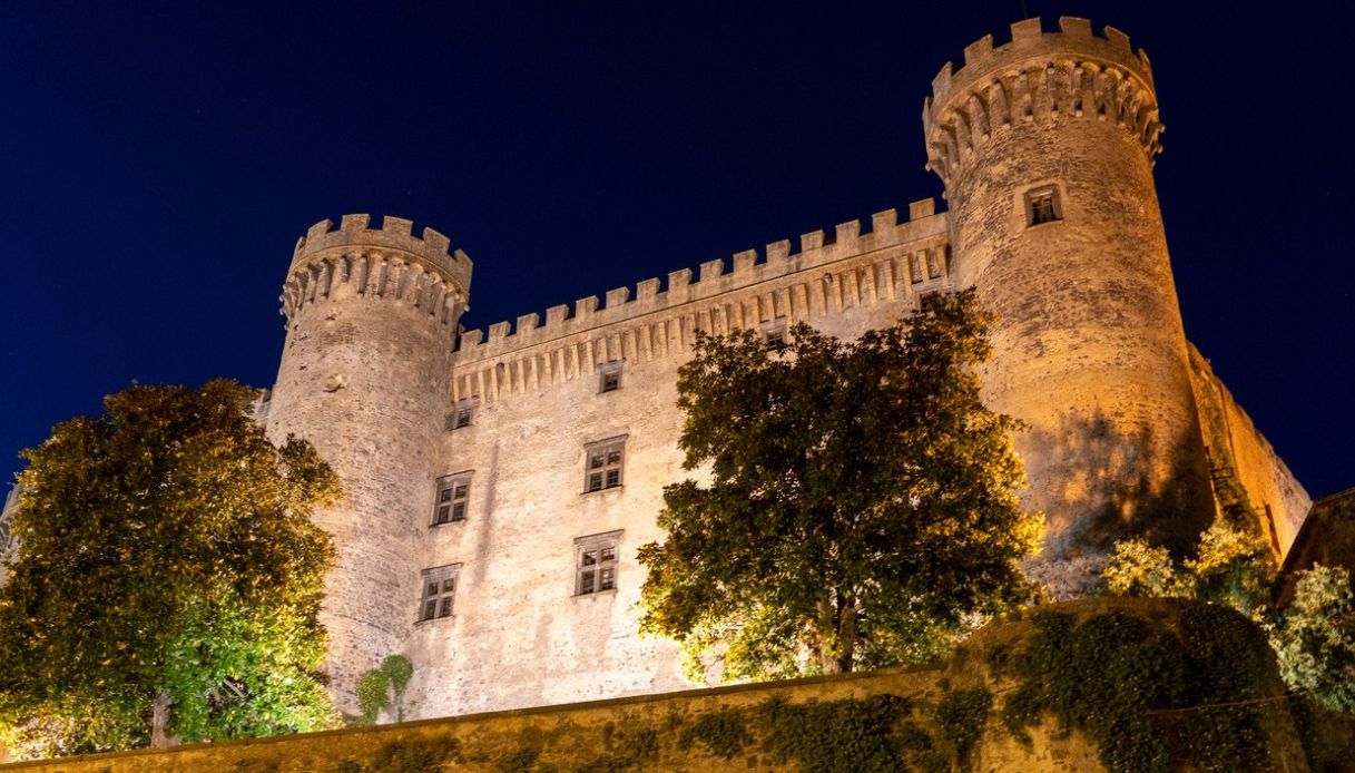 Castello Orsini-Odescalchi di sera