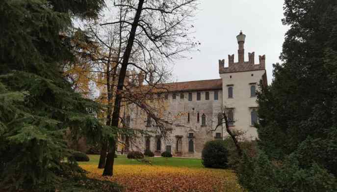 Castello di Thiene in autunno