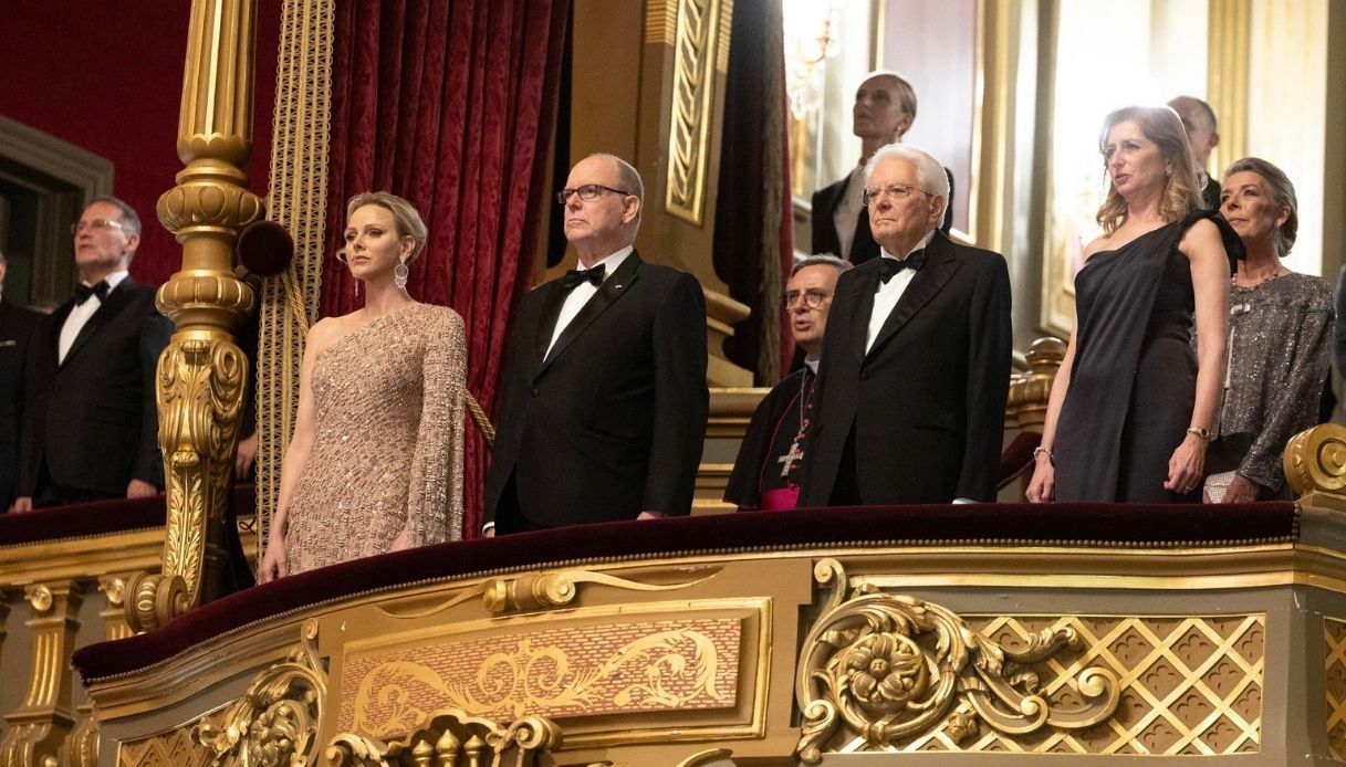 I reali di Monaco con il Presidente Mattarella e la figlia Laura all'Opera di Montecarlo