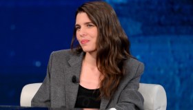 Charlotte Casiraghi in jeans e pancia scoperta, il racconto inedito a Che tempo che fa