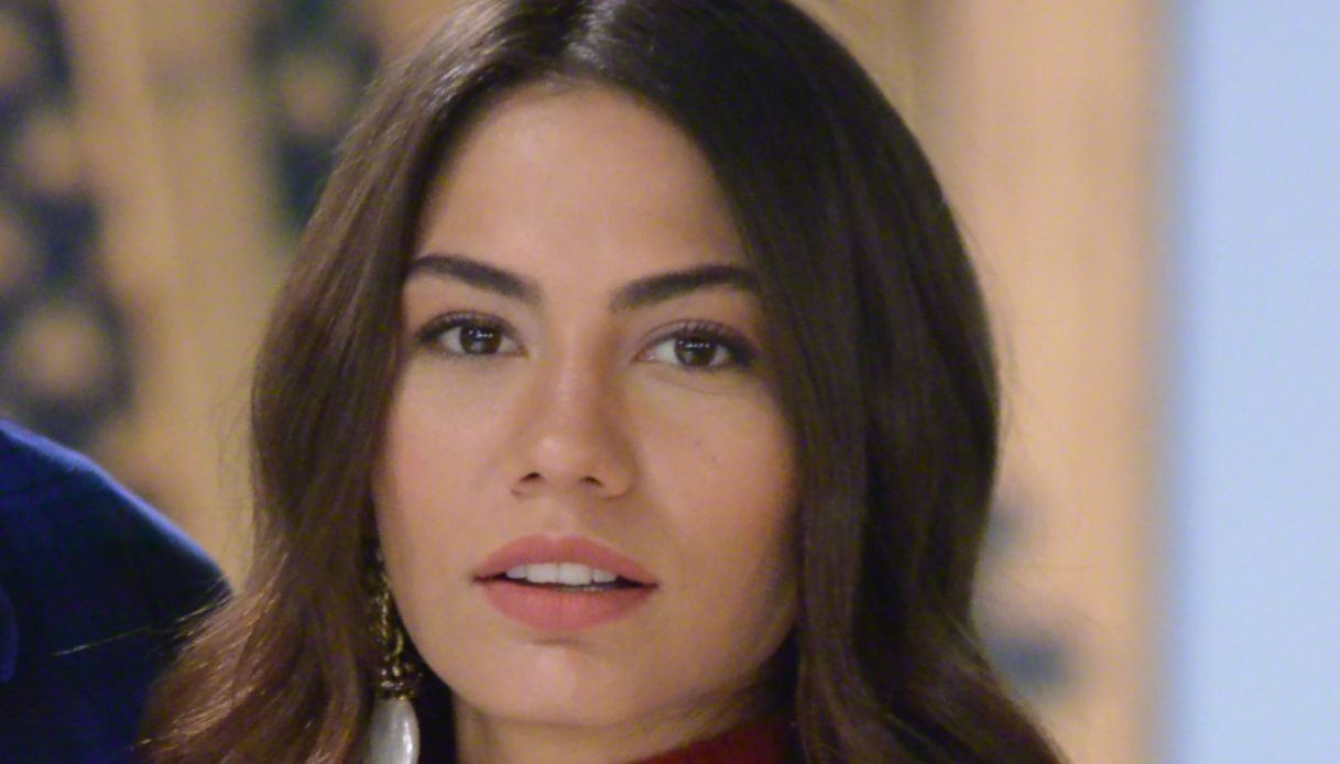 alluvione a istanbul l8217attrice demet ozdemir resta intrappolata sul set da Dilei.it alluvione a istanbul l8217attrice demet ozdemir resta intrappolata sul set