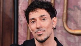 Emanuel Lo, lontano da Amici ma vicino a Maria: gli auguri per il debutto