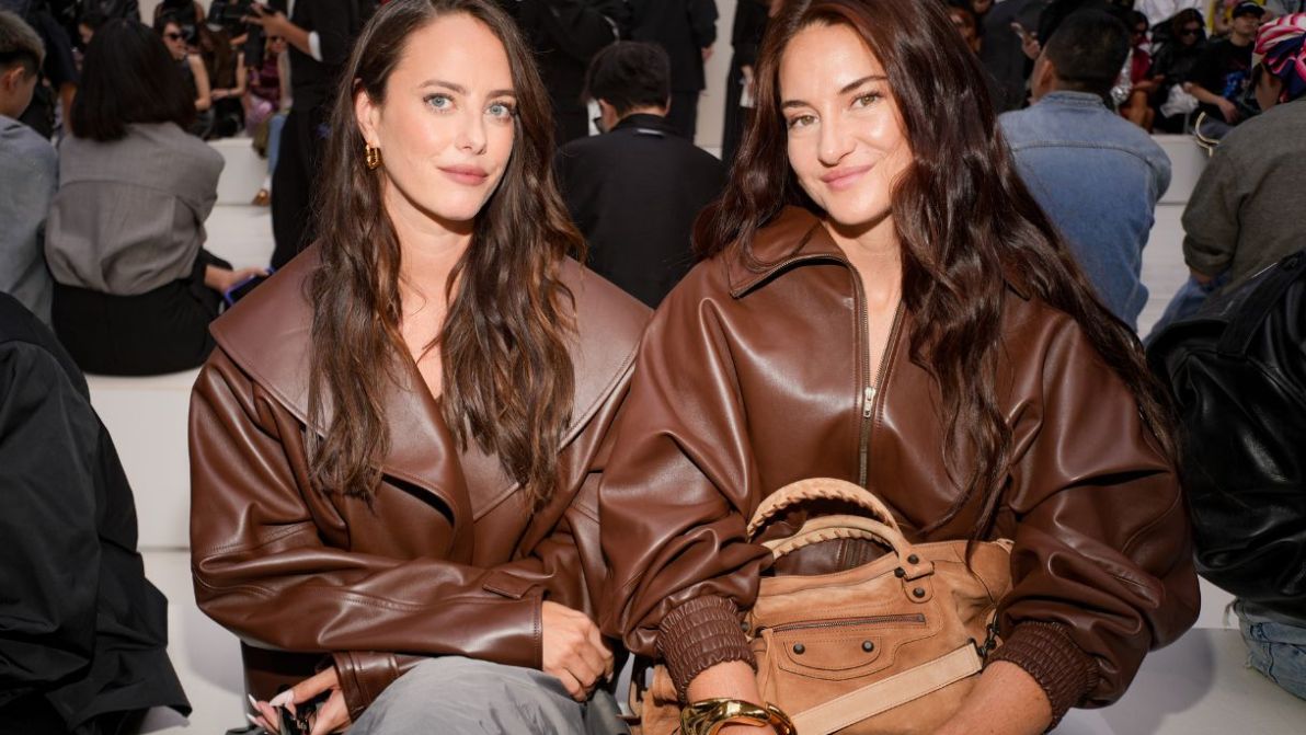 50 sfumature di cioccolato alla Paris Fashion Week. La giacca di pelle, questo autunno, si porta così