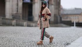 Questi stivaletti sono l’alternativa economica agli Ugg Ultra Mini: costano la metà