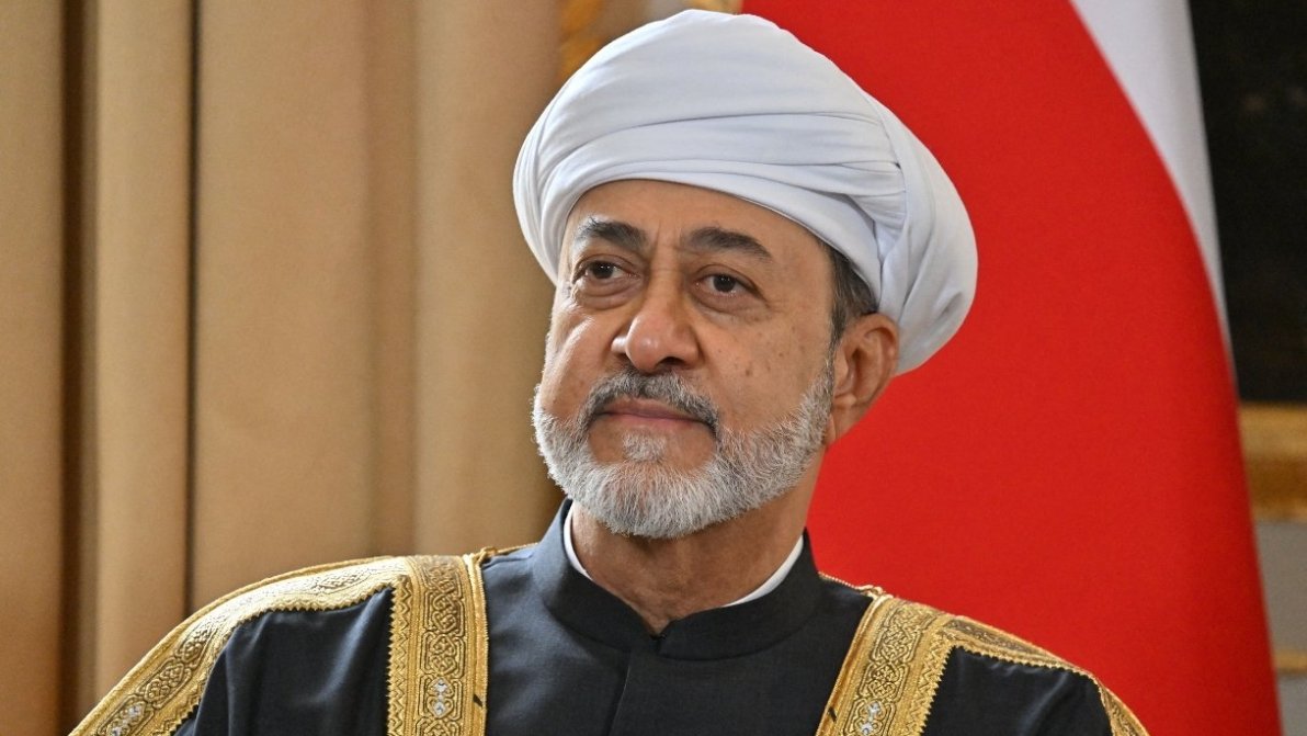 Chi è il Sultano dell’Oman, in visita da Re Carlo III