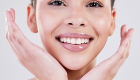 Ti svelo un segreto: questo lip gloss ai peptidi vale quanto un trattamento di lusso. E costa 3 euro
