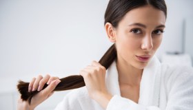 Dire addio alle doppie punte senza tagliare? Si può fare con il trattamento rehab di ghd (in sconto)