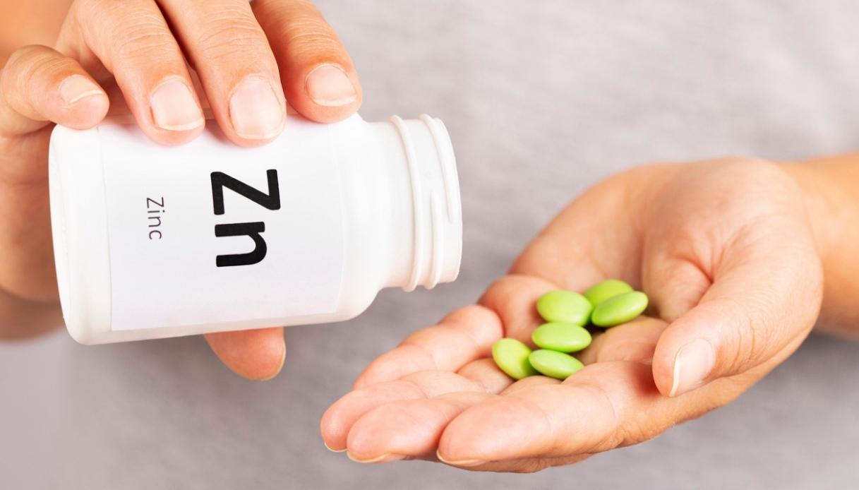 Zinco per le difese immunitarie in autunno: come funziona, gli integratori migliori e i consigli dell’esperto