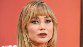 Jennifer Lawrence, il lifting al seno dopo due gravidanze: “Voglio essere una mamma sexy”