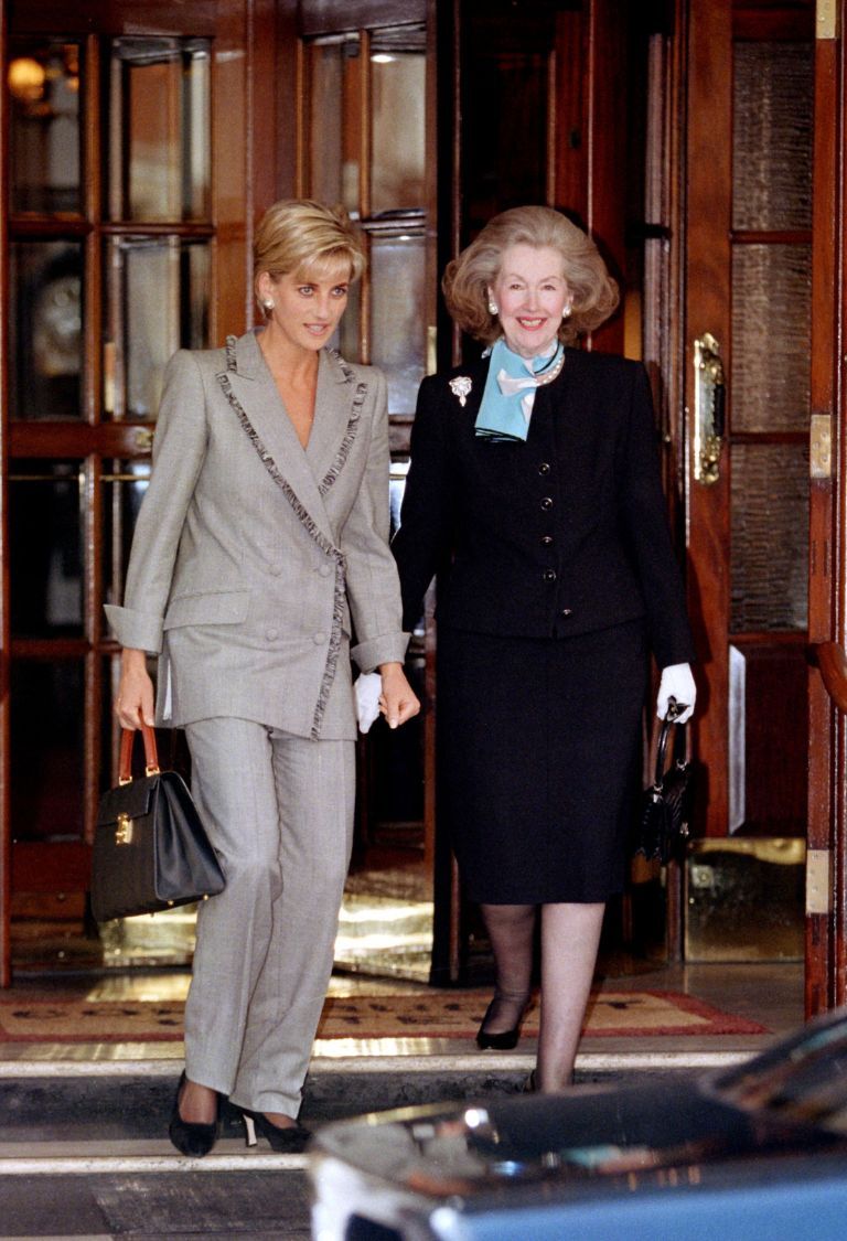 La Principessa Diana con Raine Spencer