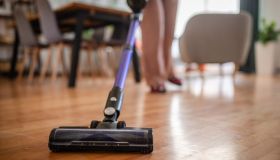 Questa scopa elettrica senza fili non ha nulla da invidiare a Dyson. E costa meno di 100 euro