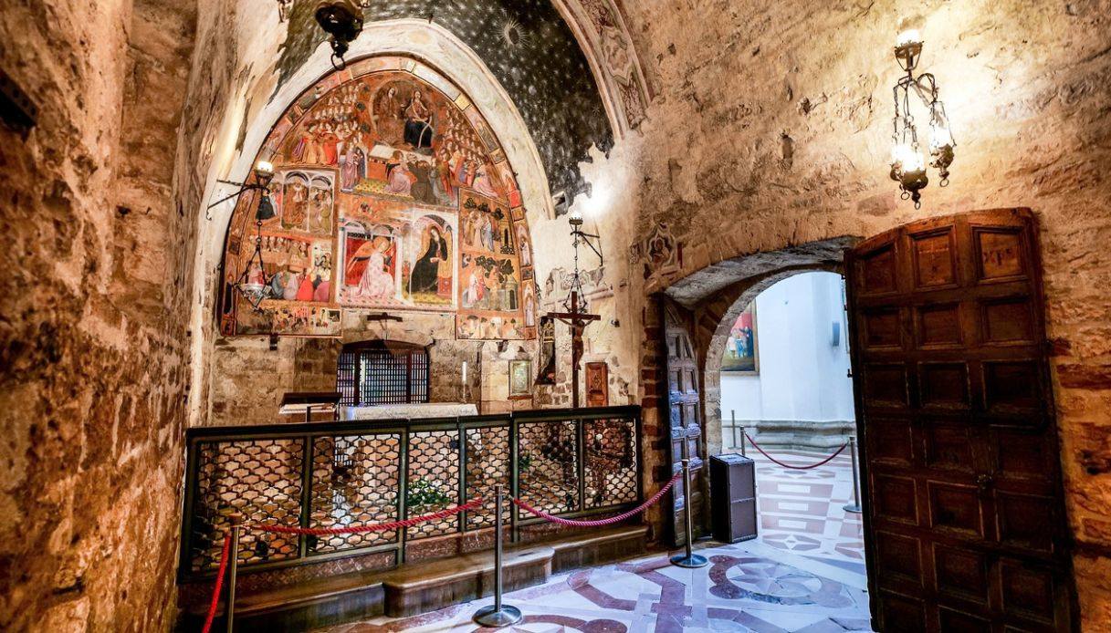 L'interno della Porziuncola di Assisi
