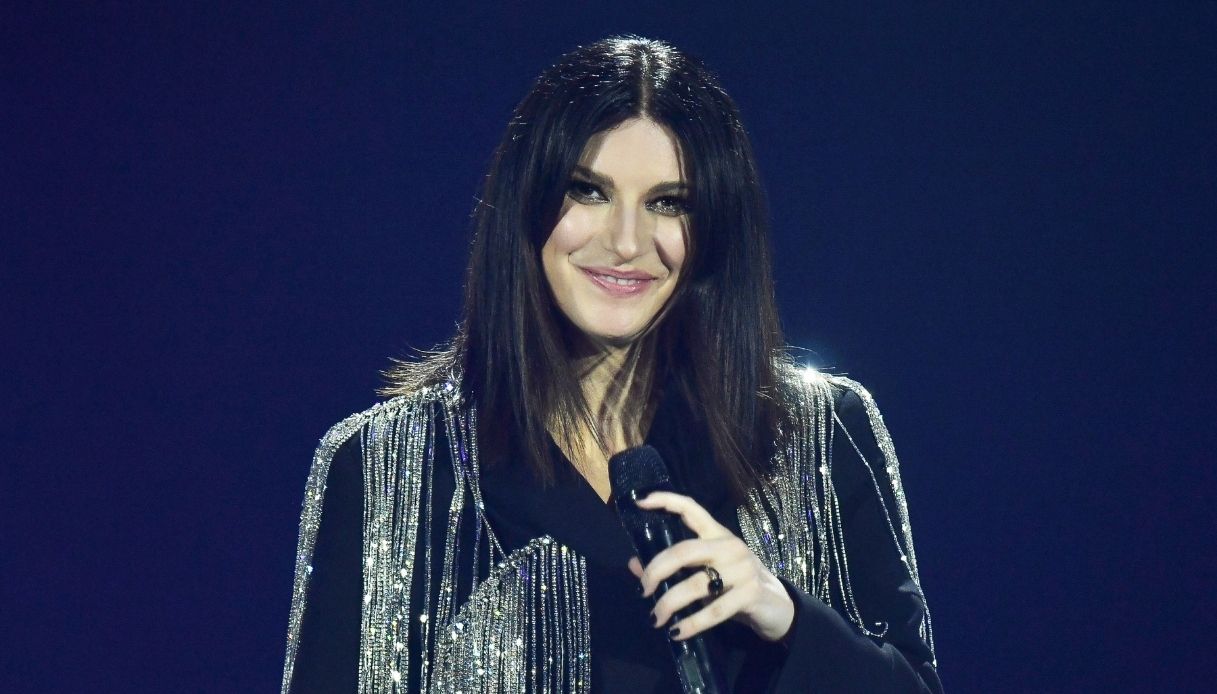 laura pausini in difficolt224 l8217incidente tecnico ferma il concerto si 232 rotto tutto da Dilei.it laura pausini in difficolt224 l8217incidente tecnico ferma il concerto si 232 rotto tutto