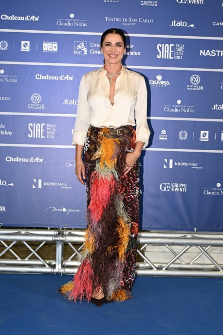 Luisa Ranieri, tre dettagli inconfondibili del suo stile (uno lo ha sfoggiato a Roma)