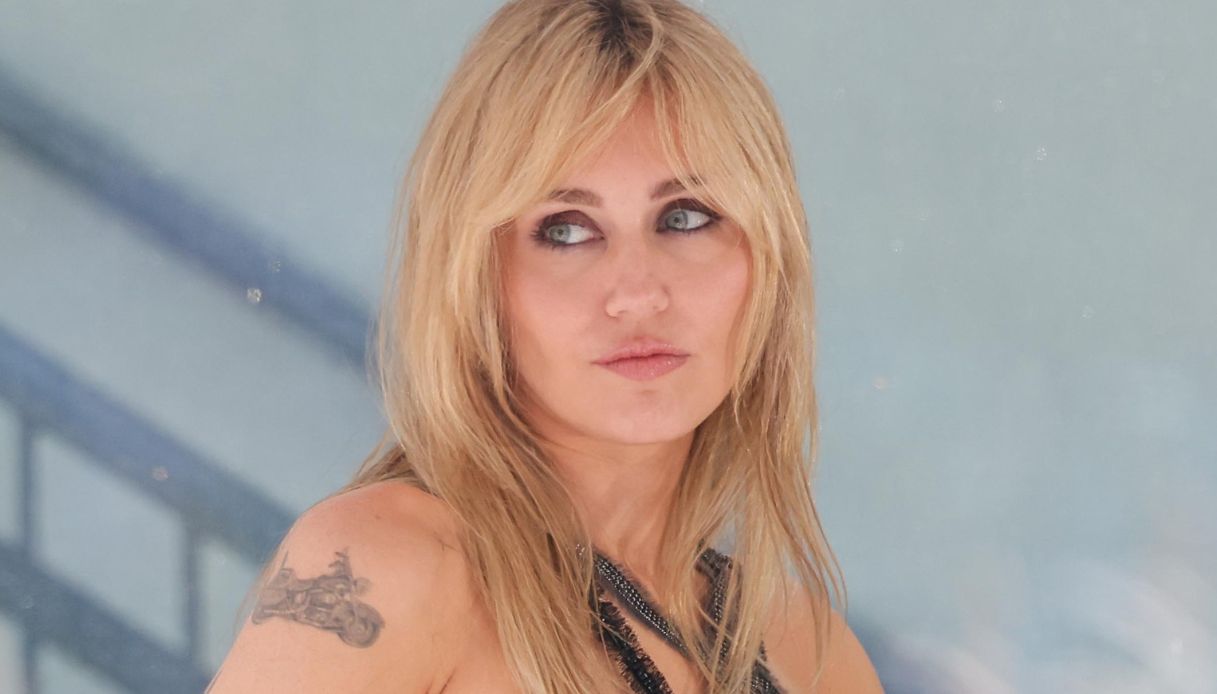 miley cyrus lo struggente omaggio a dolly parton in concerto io e lei siamo eterne da Dilei.it miley cyrus lo struggente omaggio a dolly parton in concerto io e lei siamo eterne