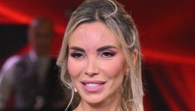 Eugenio Finardi si commuove a Domenica In. Noemi Bocchi criticata, Mara Venier la difende