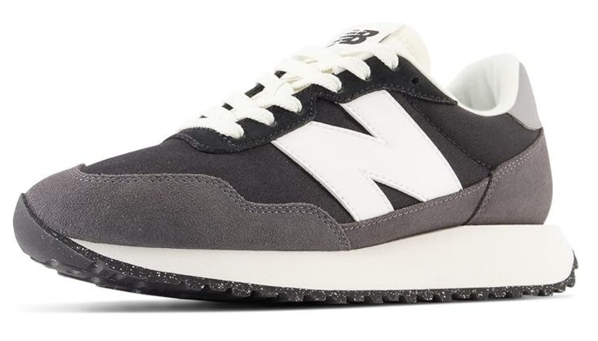 Sneaker New Balance 237 bianche e nere