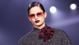 Labbra rosso sangue, smokey eyes intensi e occhiaie in bella vista: sono questi i trend make-up dell’autunno perfetti (anche) per Halloween 2026