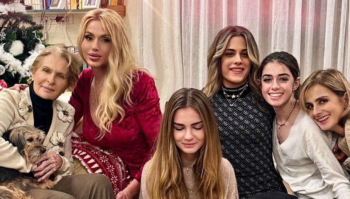 Valeria Marini con la sua famiglia