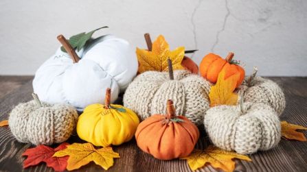 Creare zucche decorative senza cucire: come farle con solo due comuni oggetti