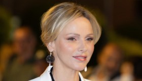 Charlene di Monaco ci insegna come portare gli occhiali con eleganza