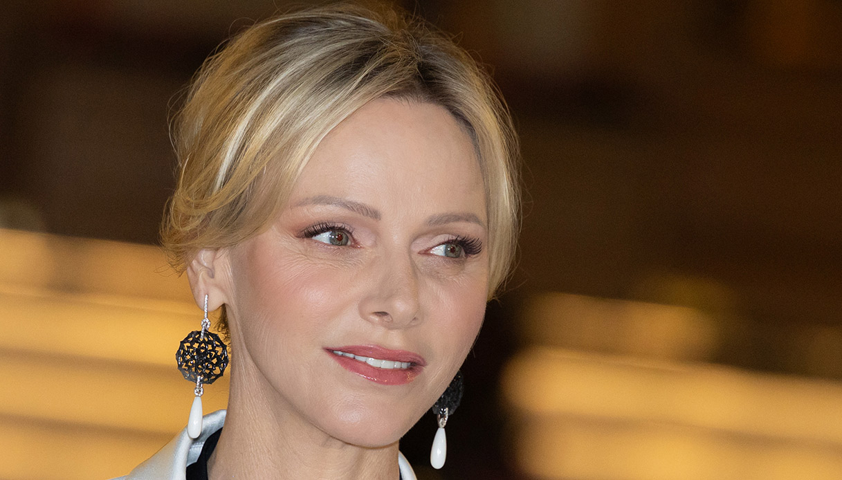 charlene di monaco in bianco e con gli orecchini dell8217imperatrice sissi fa sognare da Dilei.it charlene di monaco in bianco e con gli orecchini dell8217imperatrice sissi fa sognare