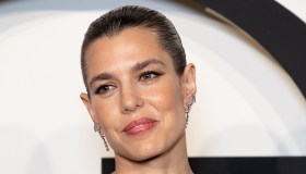Charlotte Casiraghi come Kate Middleton coi bambini. E al gala è seducente