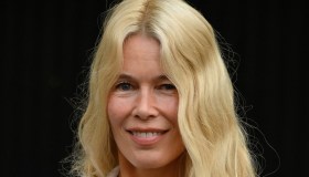 Claudia Schiffer, a 56 anni senza trucco e iconica come ai tempi delle passerelle