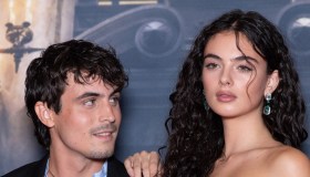 Deva Cassel e Julien De Saint-Jean, sguardi complici e fascino da cinema alla première di Parigi