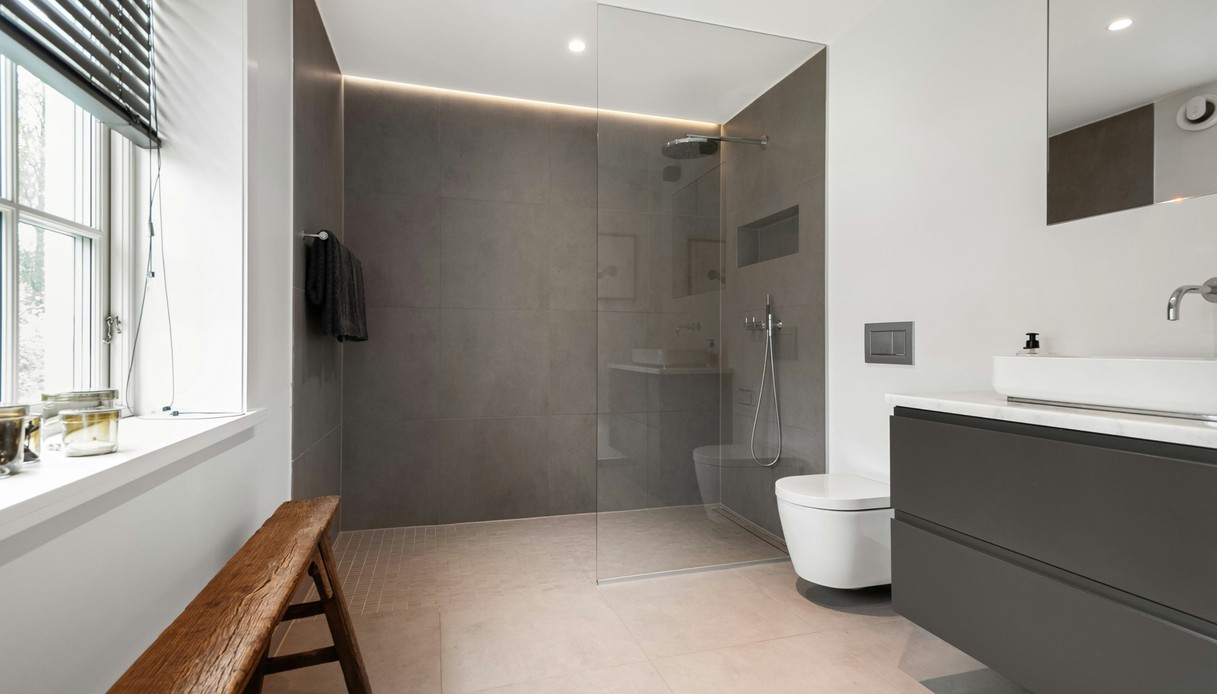 bagno piccolo togliete il box doccia e lo spazio raddoppia almeno agli occhi da Dilei.it bagno piccolo togliete il box doccia e lo spazio raddoppia almeno agli occhi