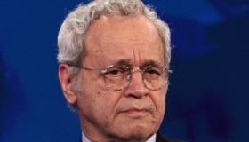 Enrico Mentana commenta le ipotesi sul suo addio a La7: “Dietrologi al quadrato”