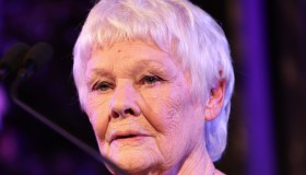 Perché Judi Dench non riesce più a leggere e recitare