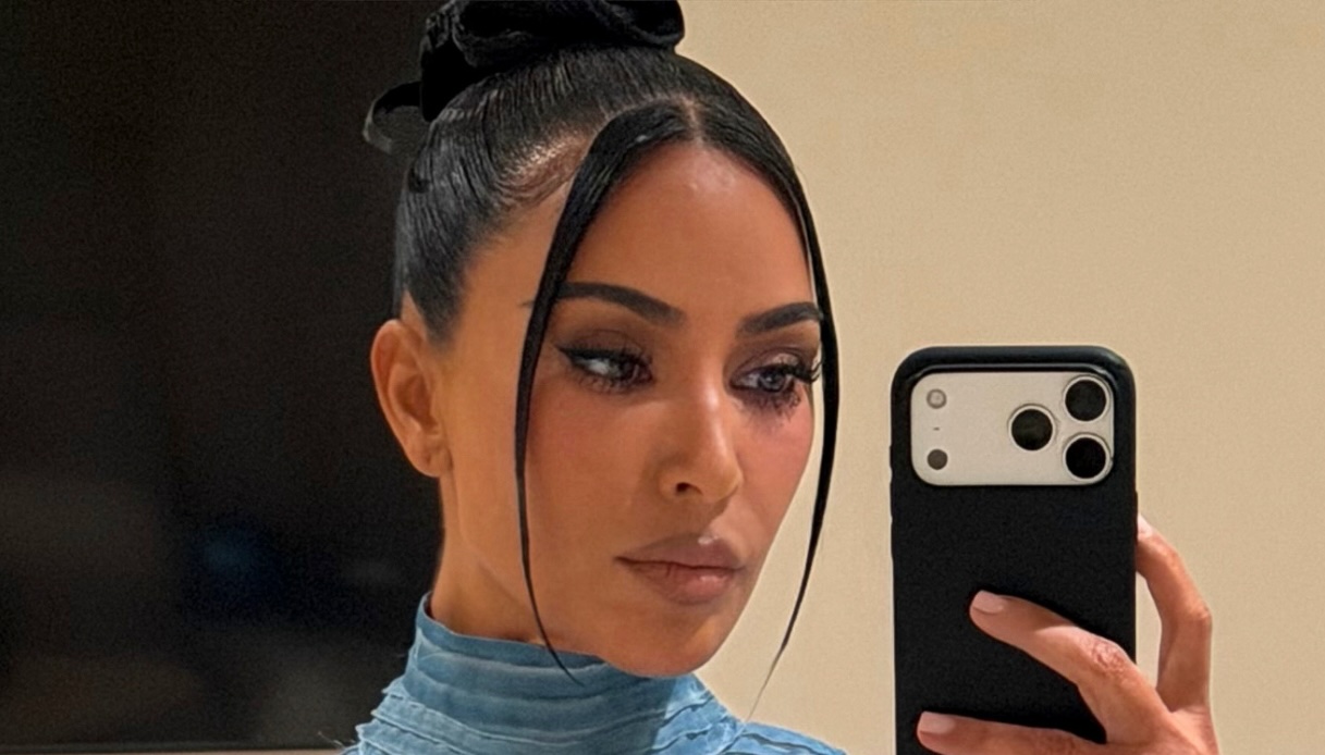 Kim Kardashian, altro che ultima moda: il suo minidress ha 23 anni (e vale una fortuna)