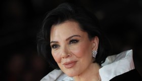 Kris Jenner fa la storia a Roma con il mantello di Elizabeth Taylor: il tesoro vintage da 74mila dollari