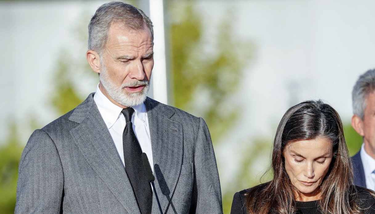 letizia e felipe di spagna sul luogo della tragedia ferroviaria da Dilei.it letizia e felipe di spagna sul luogo della tragedia ferroviaria